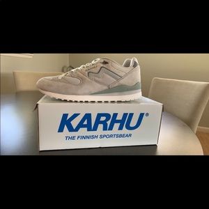 Karhu Synchron 10.5 sneakers